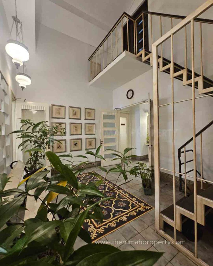 Rumah-Bisa-Untuk-Komersil-Usaha-Pinggir-Jalan-di-Cikini-Jakarta-Pusat-9