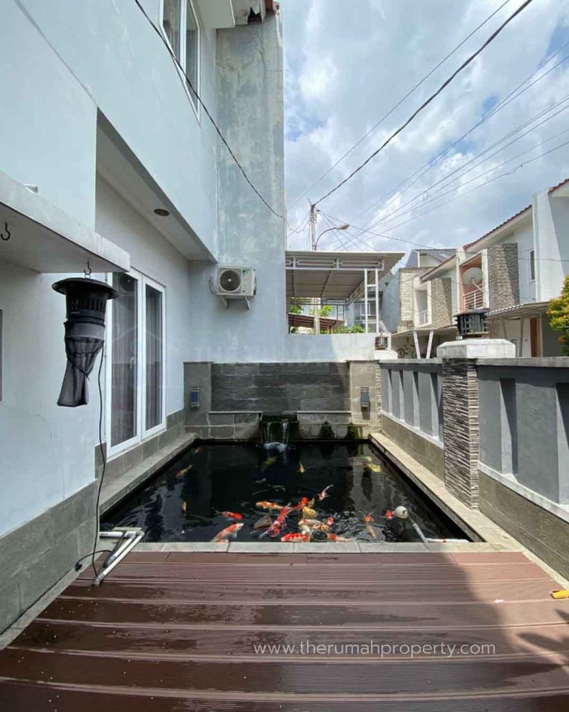 Rumah-Dalam-Cluster-One-Gate-Cipayung-Jakarta-Timur-Akses-Mudah-ke-Stasiun-LRT-3
