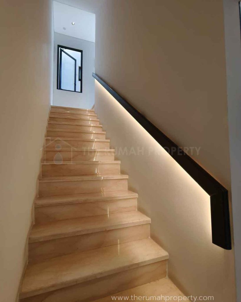 Rumah-Dalam-Cluster-Premium-BSD-City-Tangsel-Sudah-Renovasi-Fasilitas-Clubhouse-7