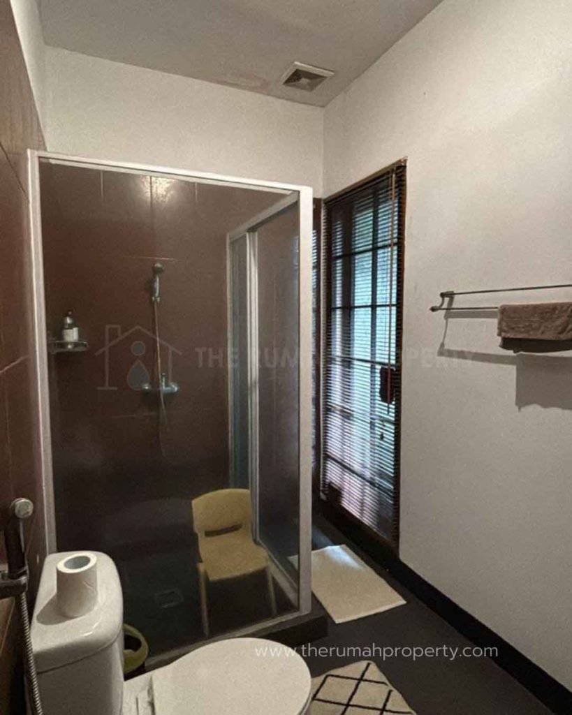 Rumah-Dalam-Kawasan-Elit-Simprug-Golf-Dekat-ke-Permata-Hijau-Senayan-dan-Kebayoran-Baru-12