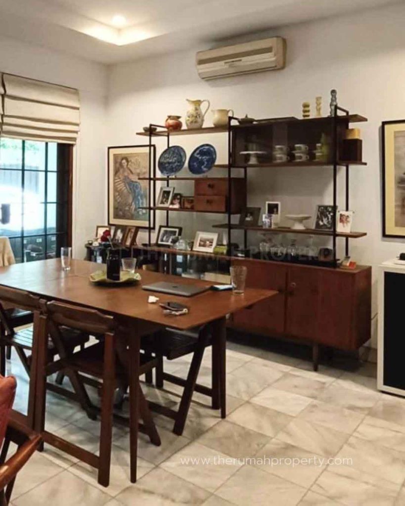 Rumah-Dalam-Kawasan-Elit-Simprug-Golf-Dekat-ke-Permata-Hijau-Senayan-dan-Kebayoran-Baru-3