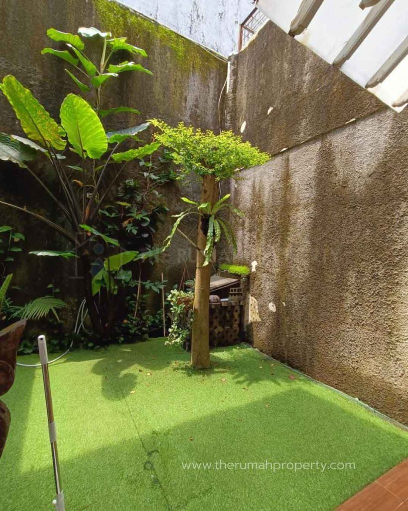 Rumah-Dalam-Kawasan-Elit-Simprug-Golf-Dekat-ke-Permata-Hijau-Senayan-dan-Kebayoran-Baru-5