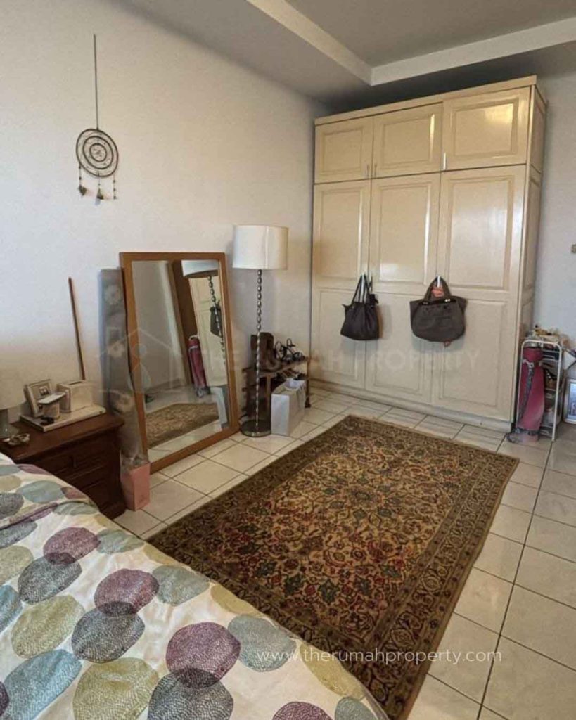 Rumah-Dalam-Kawasan-Elit-Simprug-Golf-Dekat-ke-Permata-Hijau-Senayan-dan-Kebayoran-Baru-9