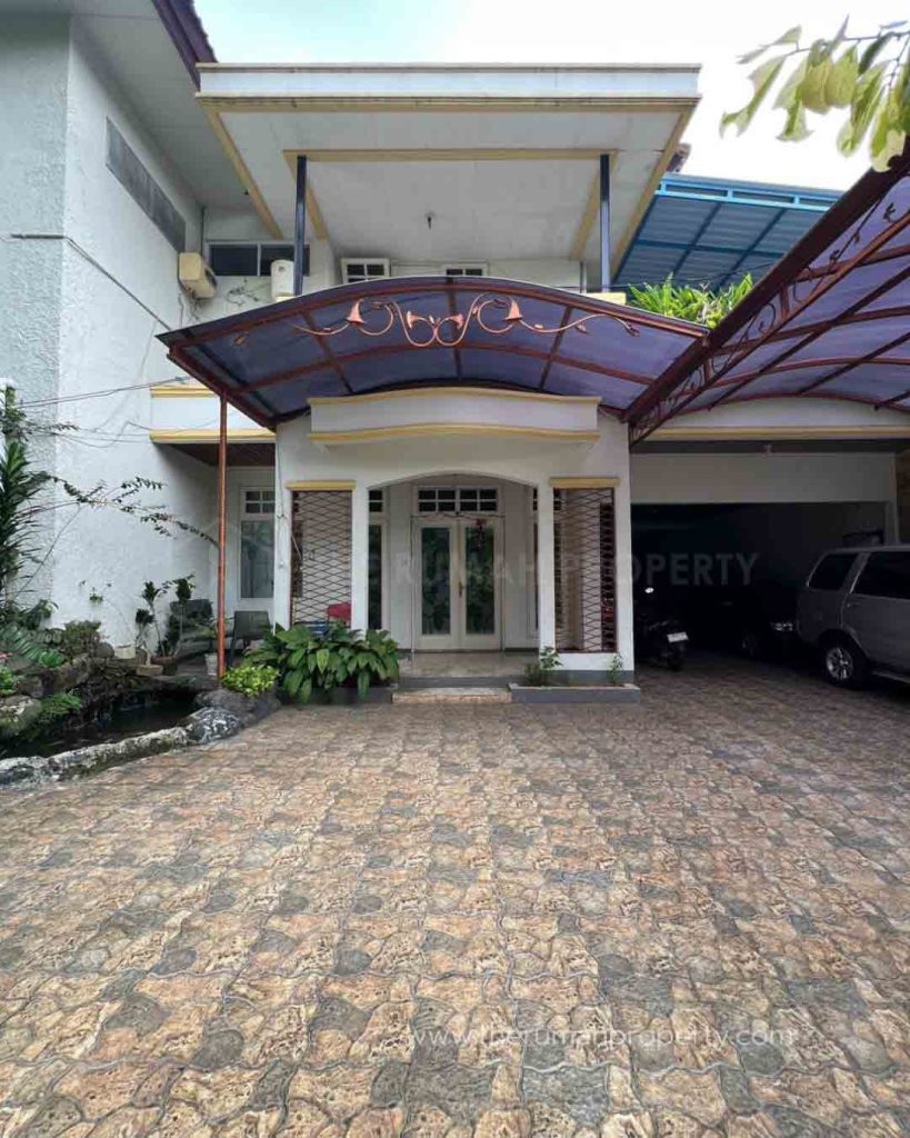 Rumah-Dalam-Komplek-Elit-Pondok-Indah-Jaksel-Private-Pool-Parkir-Luas-1