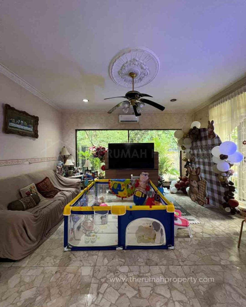 Rumah-Dalam-Komplek-Elit-Pondok-Indah-Jaksel-Private-Pool-Parkir-Luas-10