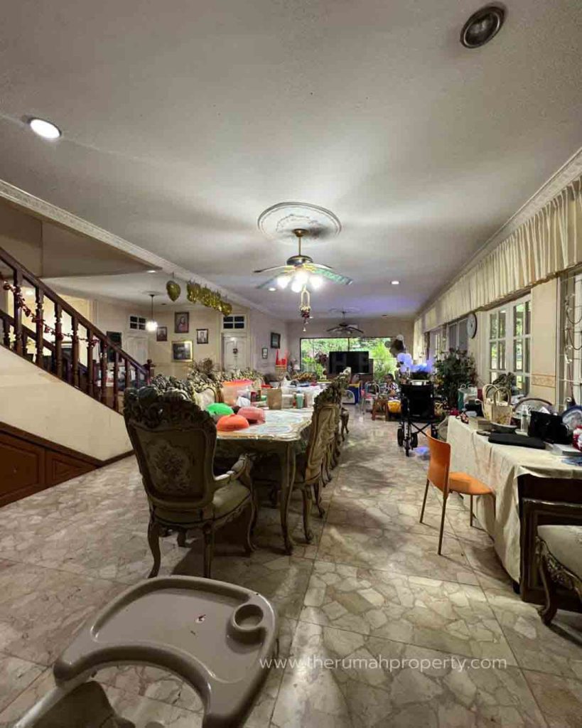 Rumah-Dalam-Komplek-Elit-Pondok-Indah-Jaksel-Private-Pool-Parkir-Luas-6