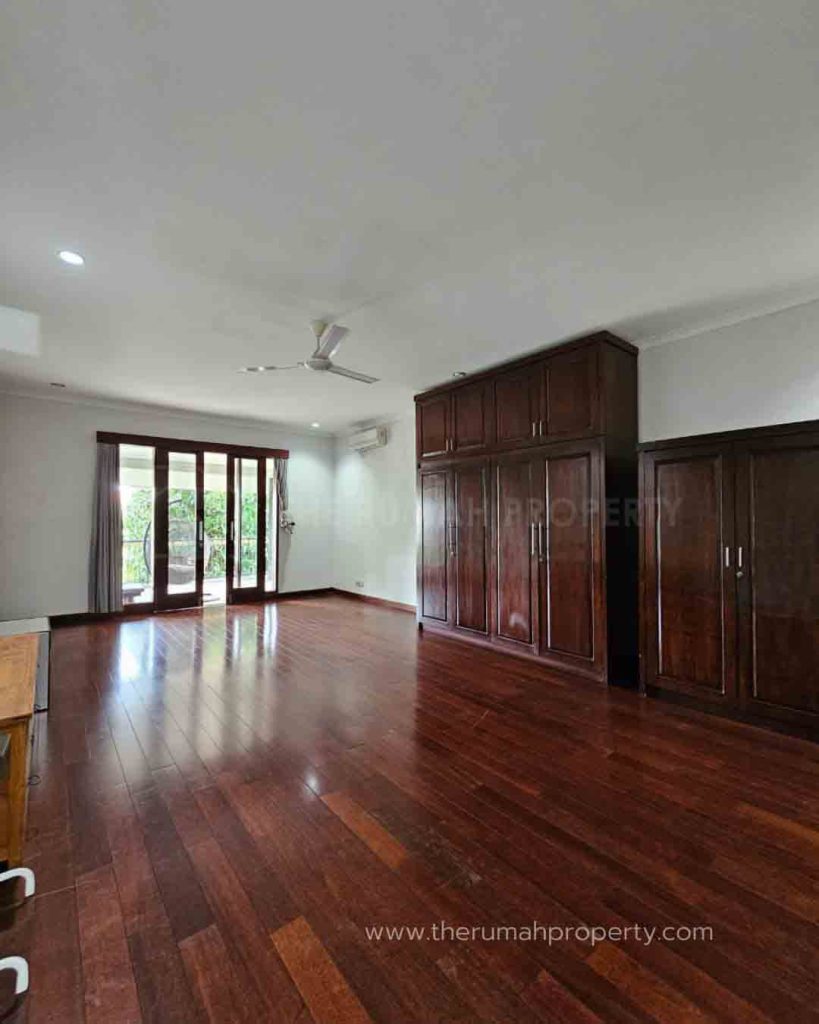 Rumah-Dalam-Komplek-Kemang-Jaksel-Lingkungan-Tenang-10