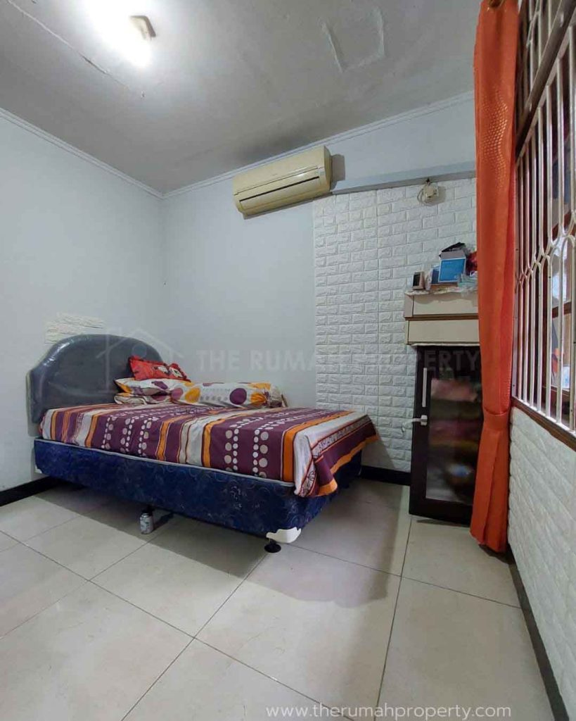 Rumah-Dalam-Komplek-Pondok-Gede-Selangkah-ke-Jalan-Raya-Utama-10