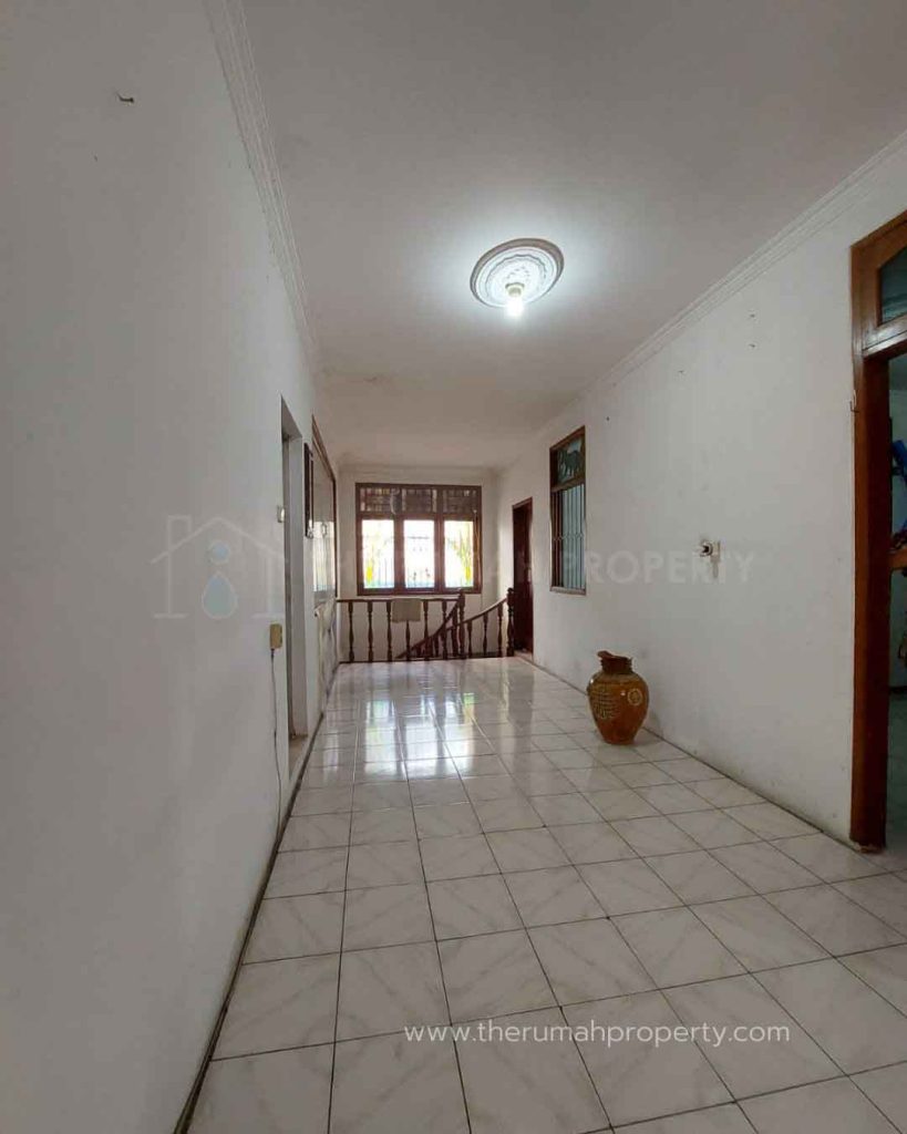 Rumah-Dalam-Komplek-Pondok-Gede-Selangkah-ke-Jalan-Raya-Utama-11