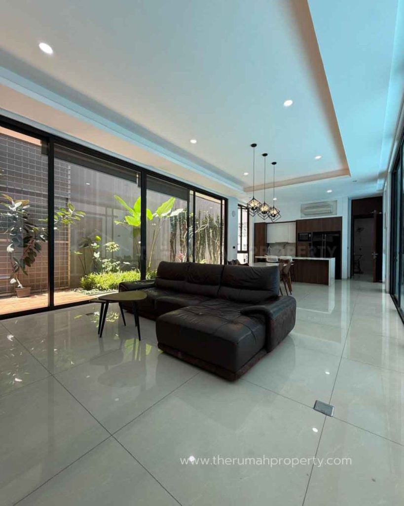 Rumah-Dijual-Kebayoran-Baru-Private-Pool-Desain-Modern-Tropis-Akses-Jalan-Lebar-3