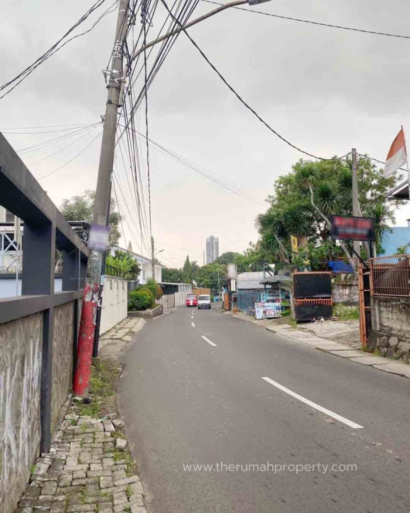 Rumah-Dijual-di-Bintaro-Jakarta-Selatan-Pinggir-Jalan-Bisa-Untuk-kantor-1