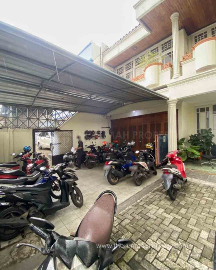Rumah-Dijual-di-Bintaro-Jakarta-Selatan-Pinggir-Jalan-Bisa-Untuk-kantor-2