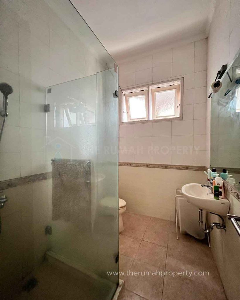 Rumah-Dijual-di-Cilandak-Jaksel-Dalam-Townhouse-Bangunan-3-Lantai-10