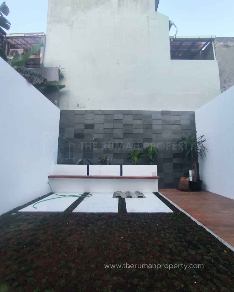 Rumah-Dijual-di-Duren-sawit-Jaktim-2-Lantai-3-Kamar-Dalam-Komplek-Akses-Tol-8