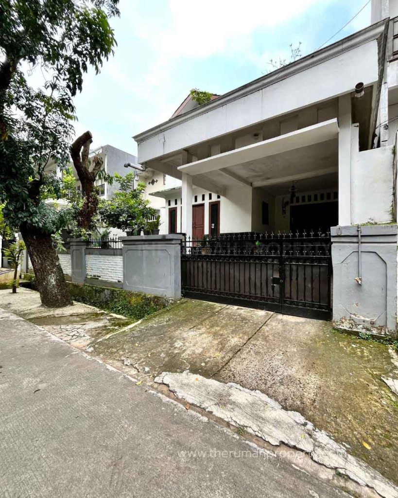 Rumah-Dijual-di-Kebayoran-Lama-Jakarta-Selatan-Akses-Mudah-ke-Tol-dan-ke-Mal-1