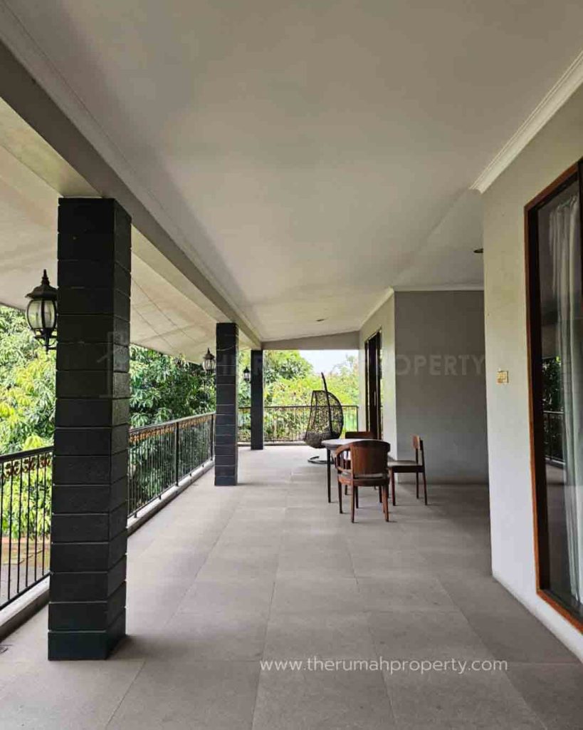 Rumah-Dijual-di-Kemang-Private-Pool-Dalam-Komplek-Jalan-Lebar-4