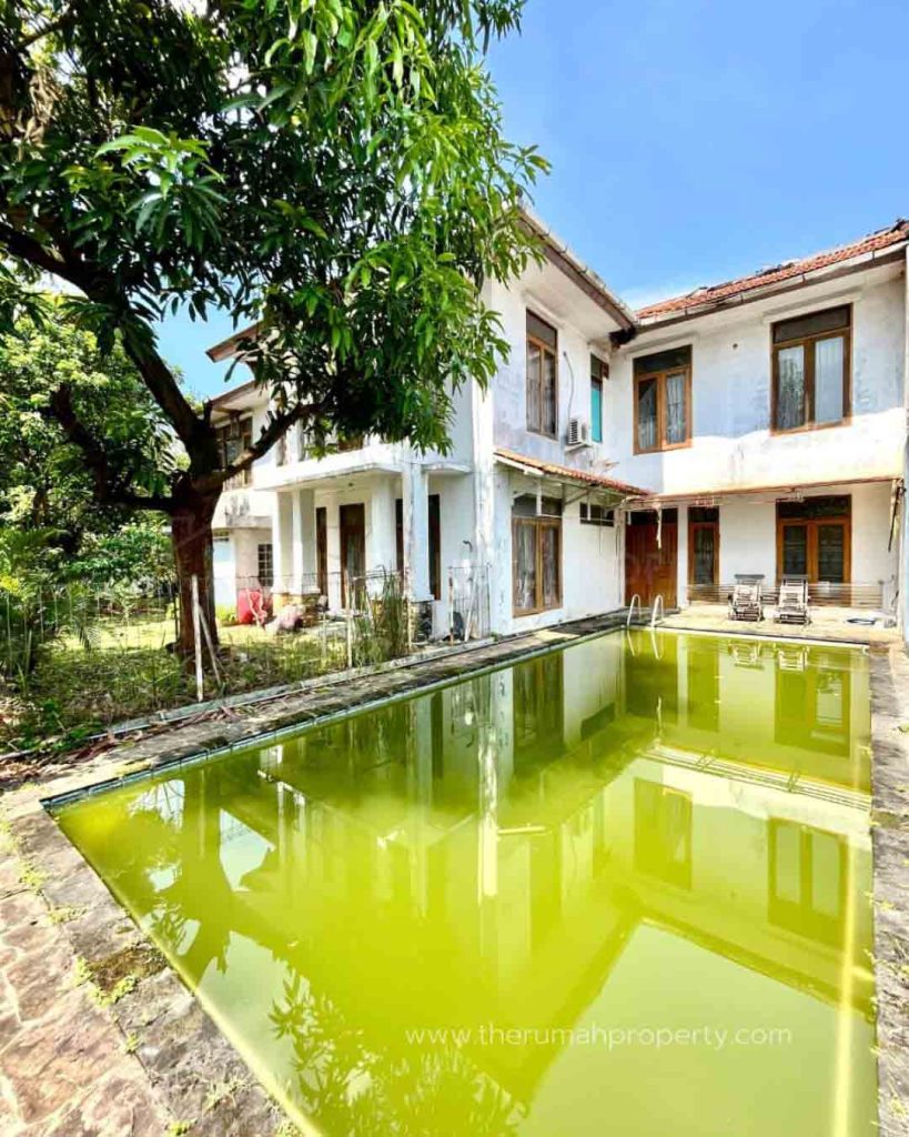 Rumah-Hook-2-Lantai-Halaman-Luas-Dengan-Private-Pool-Bintaro-Sektor-2-4