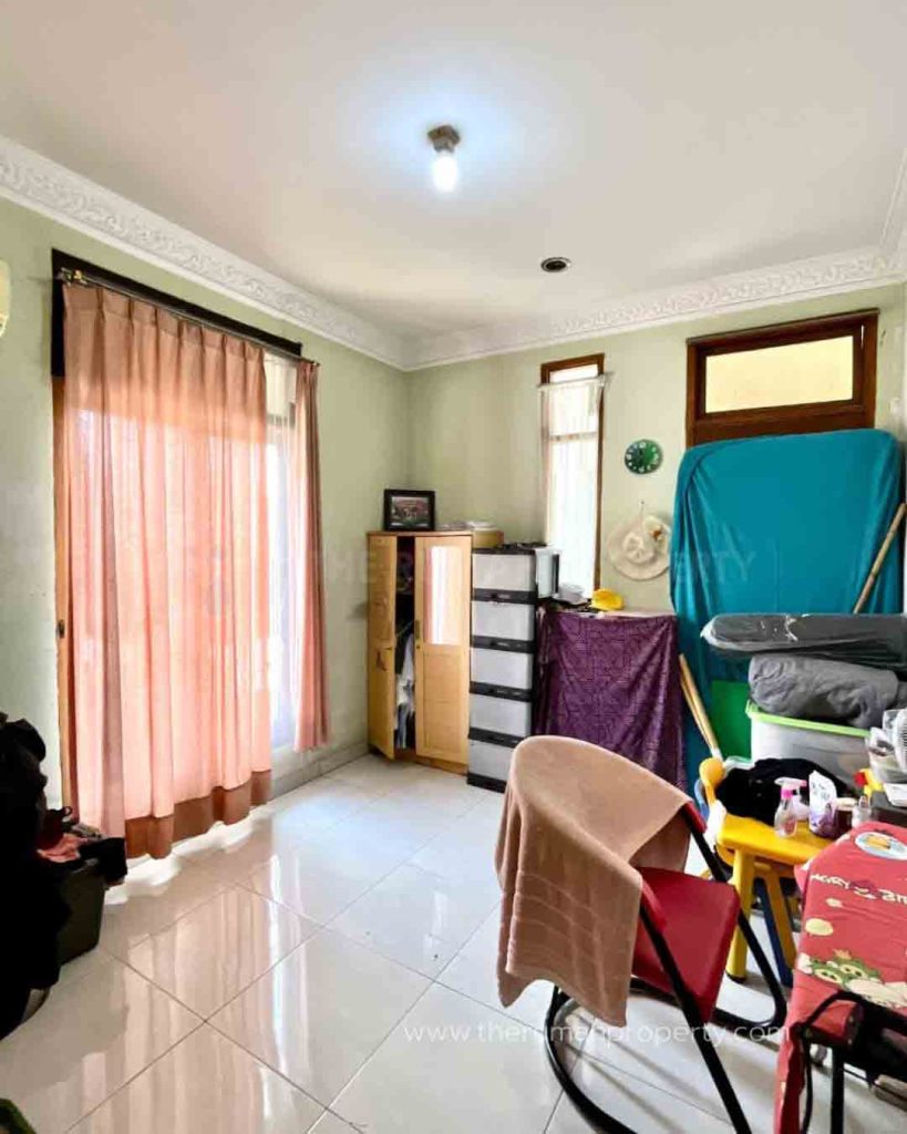 Rumah-Hook-2-Lantai-Halaman-Luas-Dengan-Private-Pool-Bintaro-Sektor-2-7