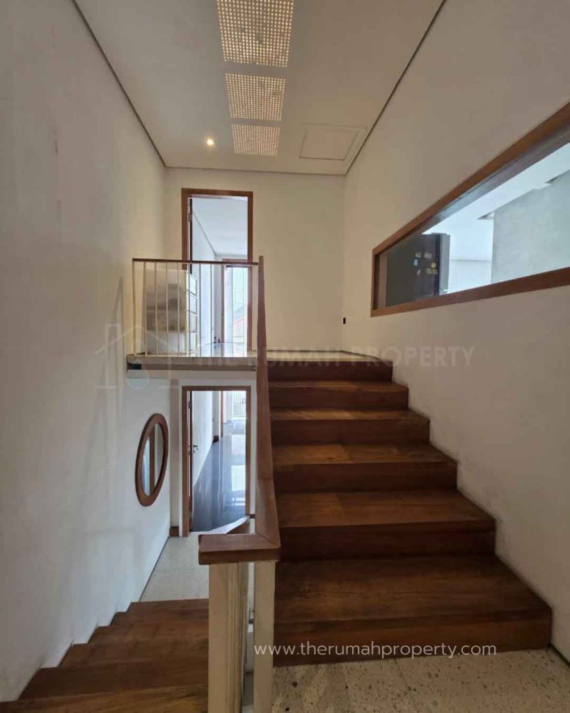 Rumah-Hook-2-Lantai-Semi-Furnished-Kayu-Putih-Jakarta-Timur-8