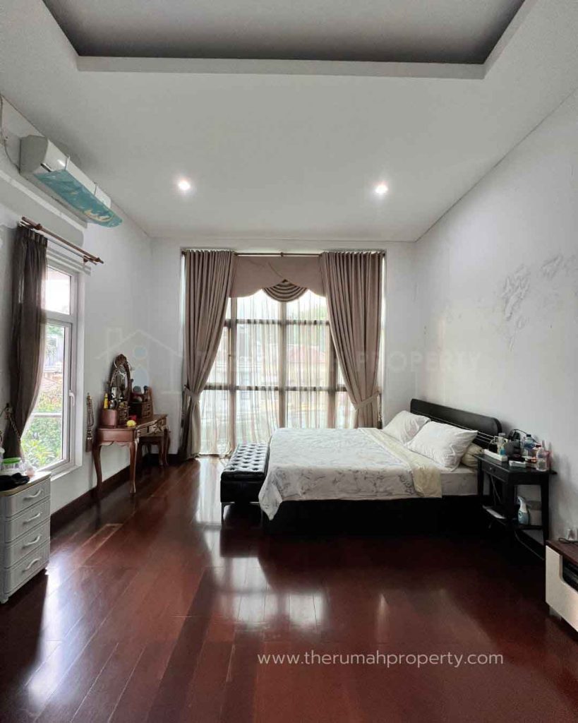 Rumah-Hook-4-Lantai-Private-Pool-Lebak-Bulus-Jaksel-Jalan-Lebar-Dalam-Komplek-10