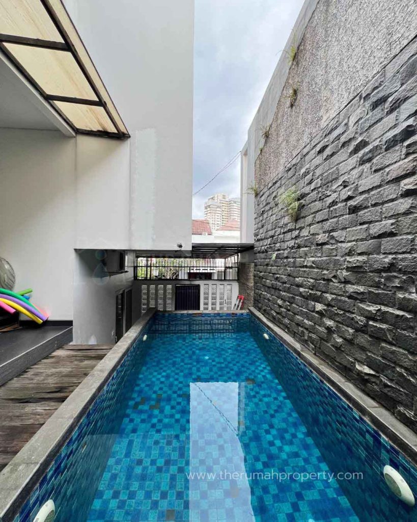 Rumah-Hook-4-Lantai-Private-Pool-Lebak-Bulus-Jaksel-Jalan-Lebar-Dalam-Komplek-2