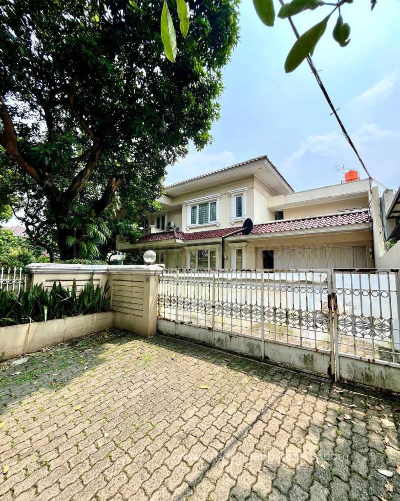 Rumah-Hook-Bintaro-Veteran-Jaksel-Kondisi-Terawat-5-Kamar-Tidur-1