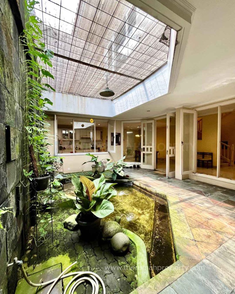 Rumah-Hook-Bintaro-Veteran-Jaksel-Kondisi-Terawat-5-Kamar-Tidur-3