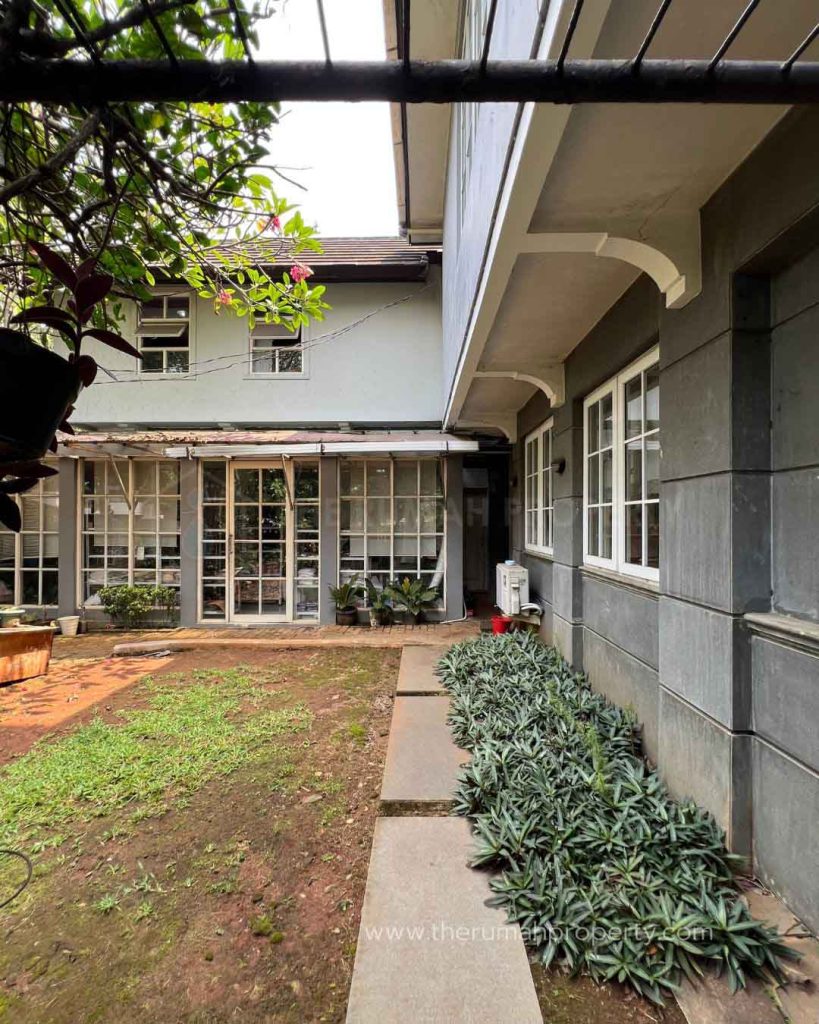 Rumah-Hook-Siap-Huni-Lebak-Bulus-jakarta-Selatan-Unit-Bagus-4