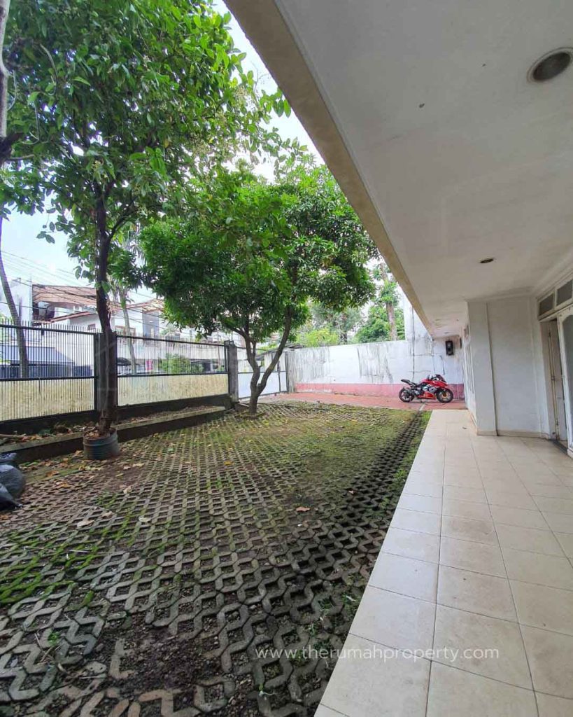Rumah-Komplek-Kebayoran-Baru-Hitung-Tanah-Selangkah-ke-Senopati-Jaksel-5