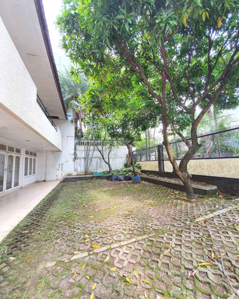 Rumah-Komplek-Kebayoran-Baru-Hitung-Tanah-Selangkah-ke-Senopati-Jaksel-6