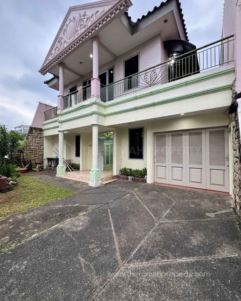 Rumah-Komplek-Kebon-Jeruk-Jakarta-Barat-Lingkungan-Nyaman-dan-Asri-1
