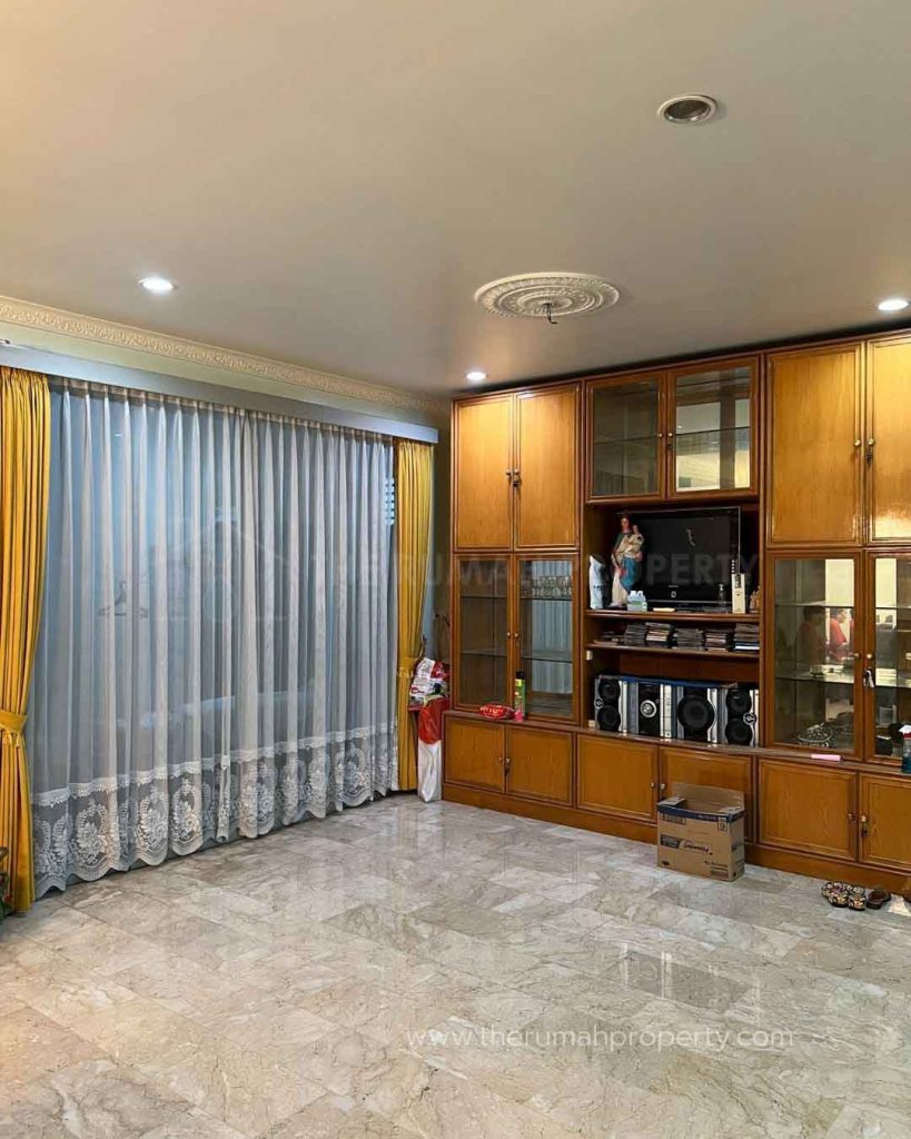 Rumah-Komplek-Kebon-Jeruk-Jakarta-Barat-Lingkungan-Nyaman-dan-Asri-5