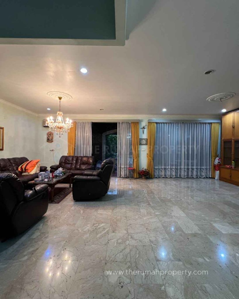 Rumah-Komplek-Kebon-Jeruk-Jakarta-Barat-Lingkungan-Nyaman-dan-Asri-6