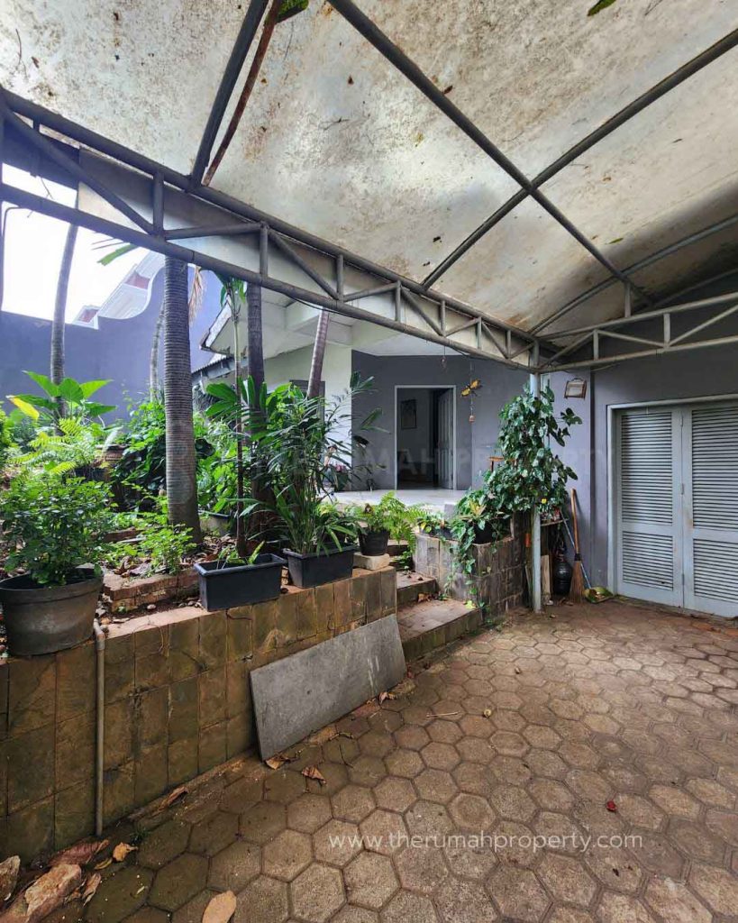 Rumah-Lama-2-Lantai-Hitung-Tanah-di-Pondok-Indah-Jakarta-Selatan-Luas-Tanah-400-Meter-2