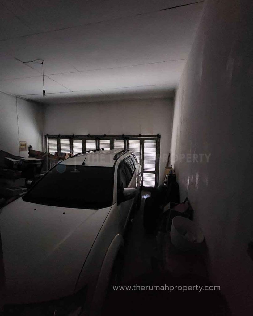 Rumah-Lama-2-Lantai-Hitung-Tanah-di-Pondok-Indah-Jakarta-Selatan-Luas-Tanah-400-Meter-3