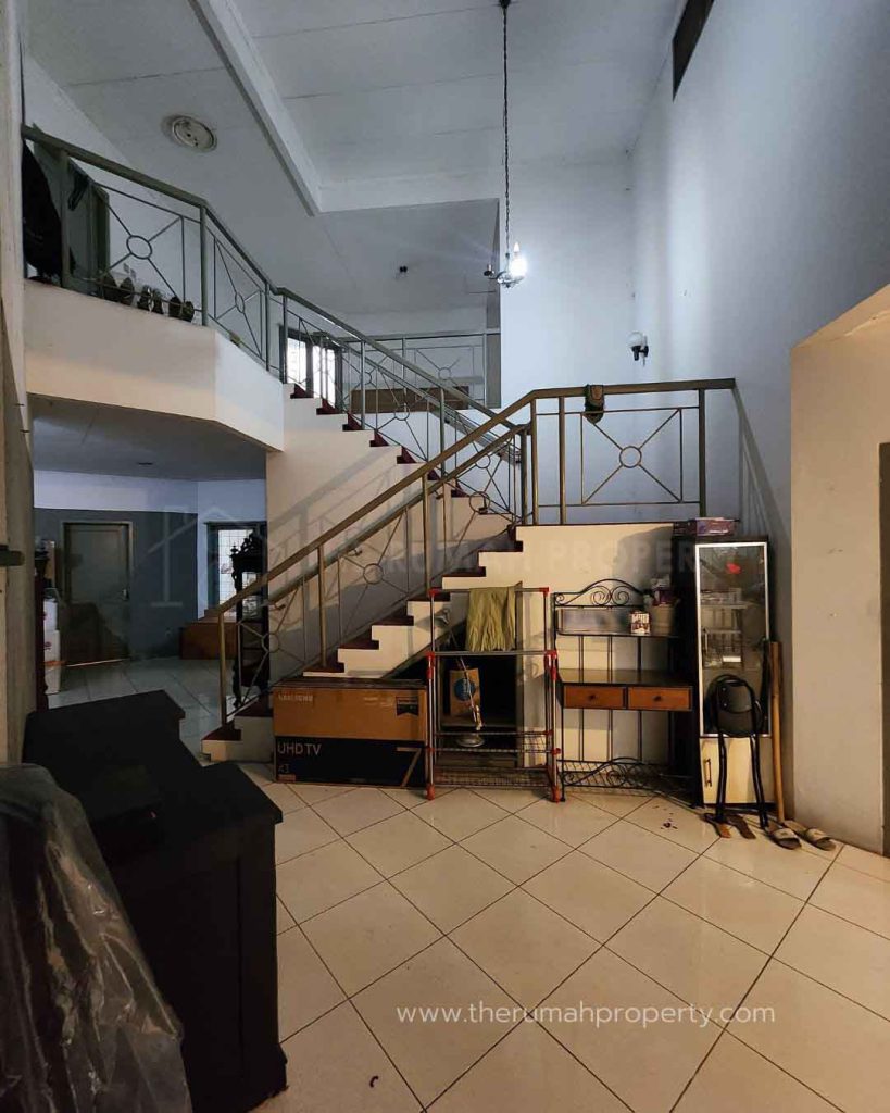 Rumah-Lama-2-Lantai-Hitung-Tanah-di-Pondok-Indah-Jakarta-Selatan-Luas-Tanah-400-Meter-4