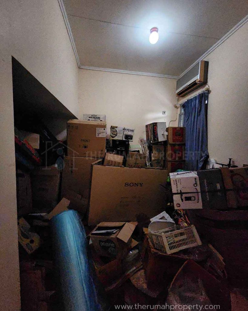 Rumah-Lama-2-Lantai-Hitung-Tanah-di-Pondok-Indah-Jakarta-Selatan-Luas-Tanah-400-Meter-7