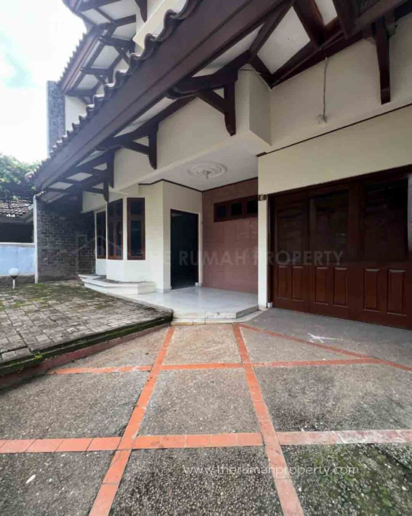 Rumah-Layak-Huni-2-Lantai-di-Pondok-Indah-Dekat-ke-Pondok-Indah-Mal-2