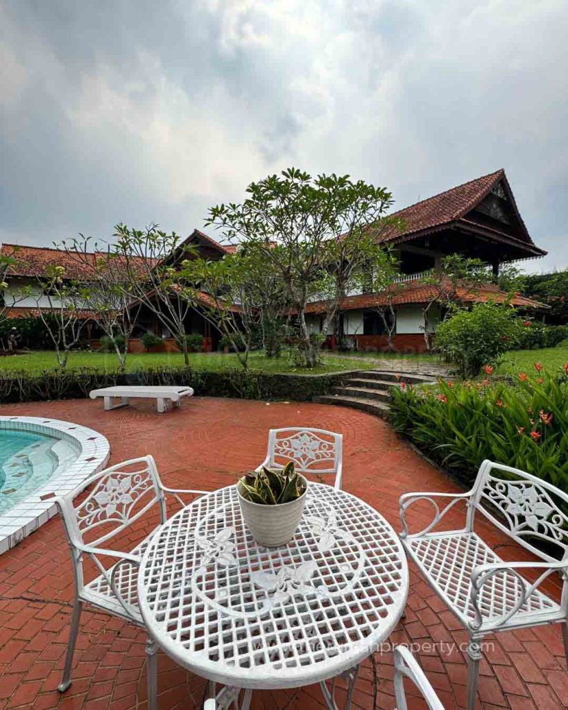 Rumah-Mewah-Cirendeu-Nuansa-Resort-Jawa-Bali-3
