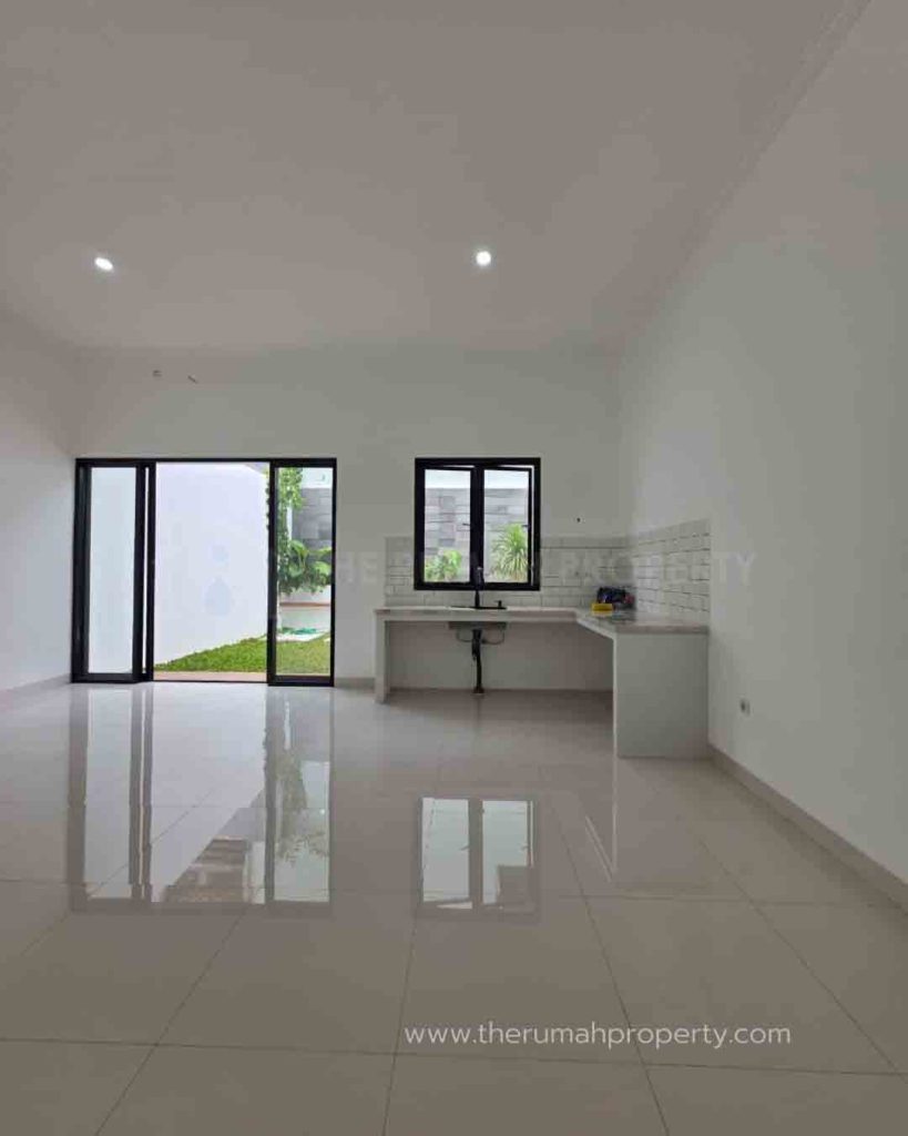 Rumah-Modern-Dalam-Komplek-Duren-Sawit-Ada-Halaman-Belakang-4