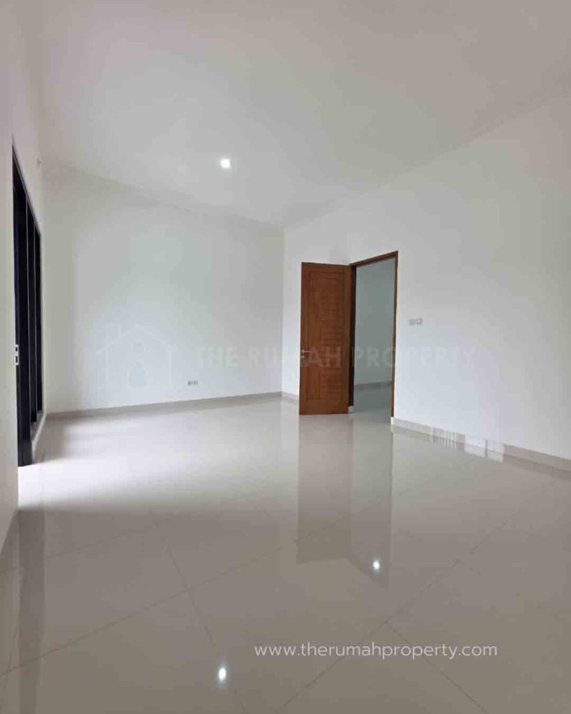 Rumah-Modern-Dalam-Komplek-Duren-Sawit-Ada-Halaman-Belakang-8