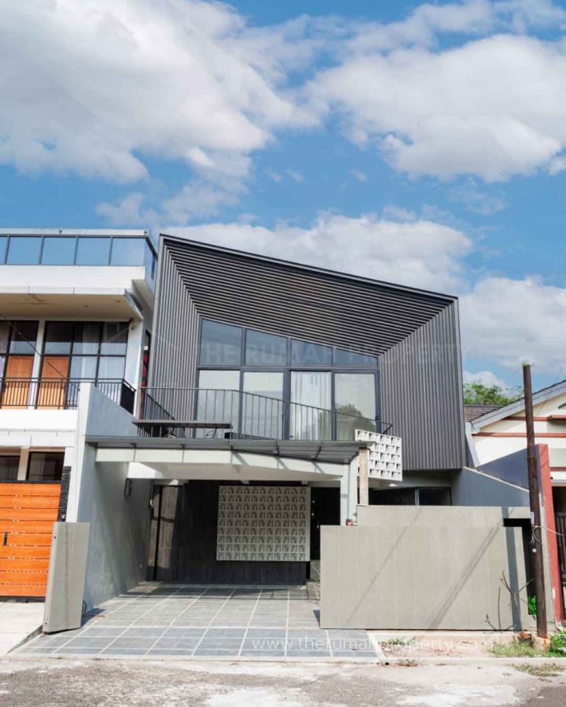 Rumah-Modern-Dalam-Komplek-Kavling-DPRD-Cibubur-Unit-Baru-Full-Furnished-1