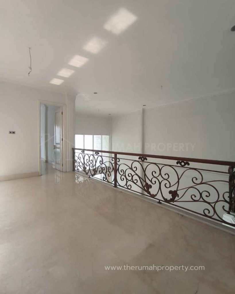 Rumah-Modern-Otista-Jaktim-Fasilitas-Kolam-Renang-Pribadi-8