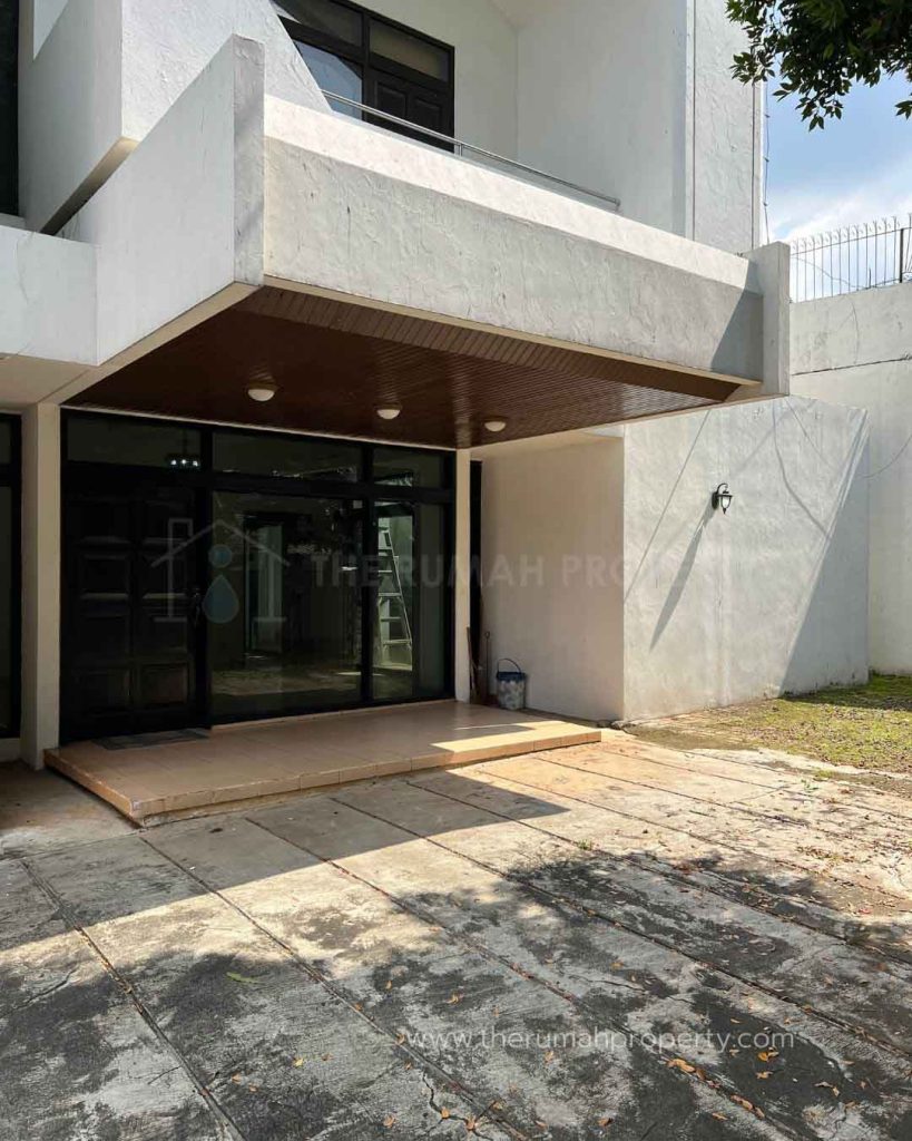 Rumah-Modern-Tropis-2-Lantai-Private-Pool-Bangka-Jakarta-Selatan-2