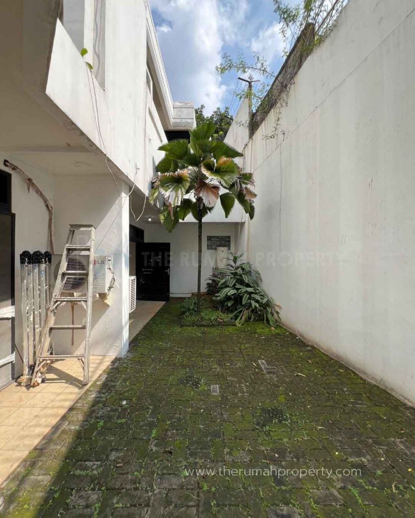 Rumah-Modern-Tropis-2-Lantai-Private-Pool-Bangka-Jakarta-Selatan-4