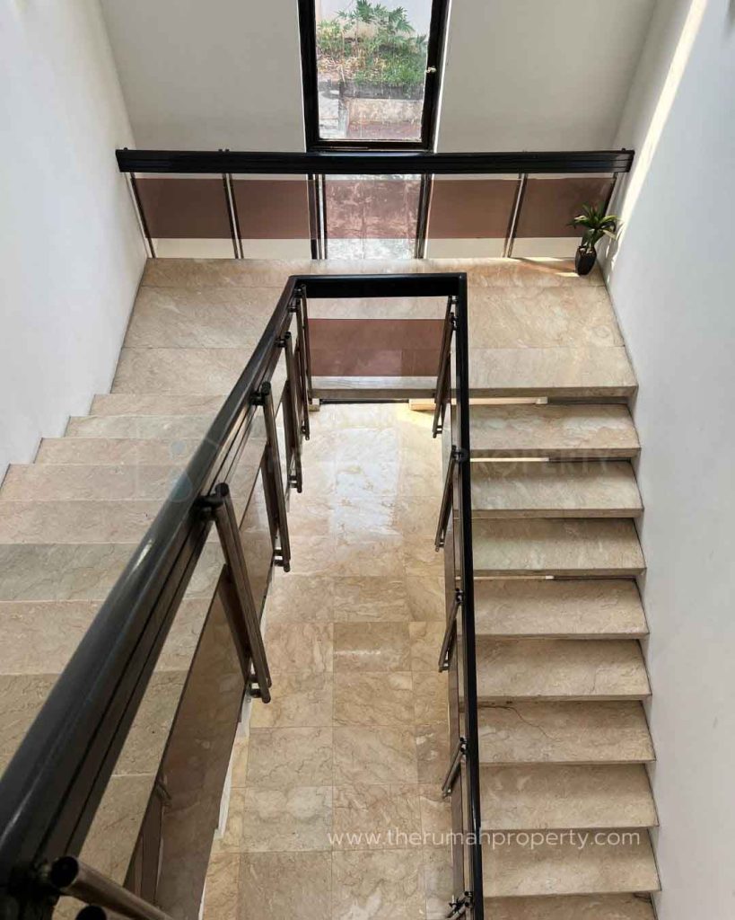 Rumah-Modern-Tropis-2-Lantai-Private-Pool-Bangka-Jakarta-Selatan-7