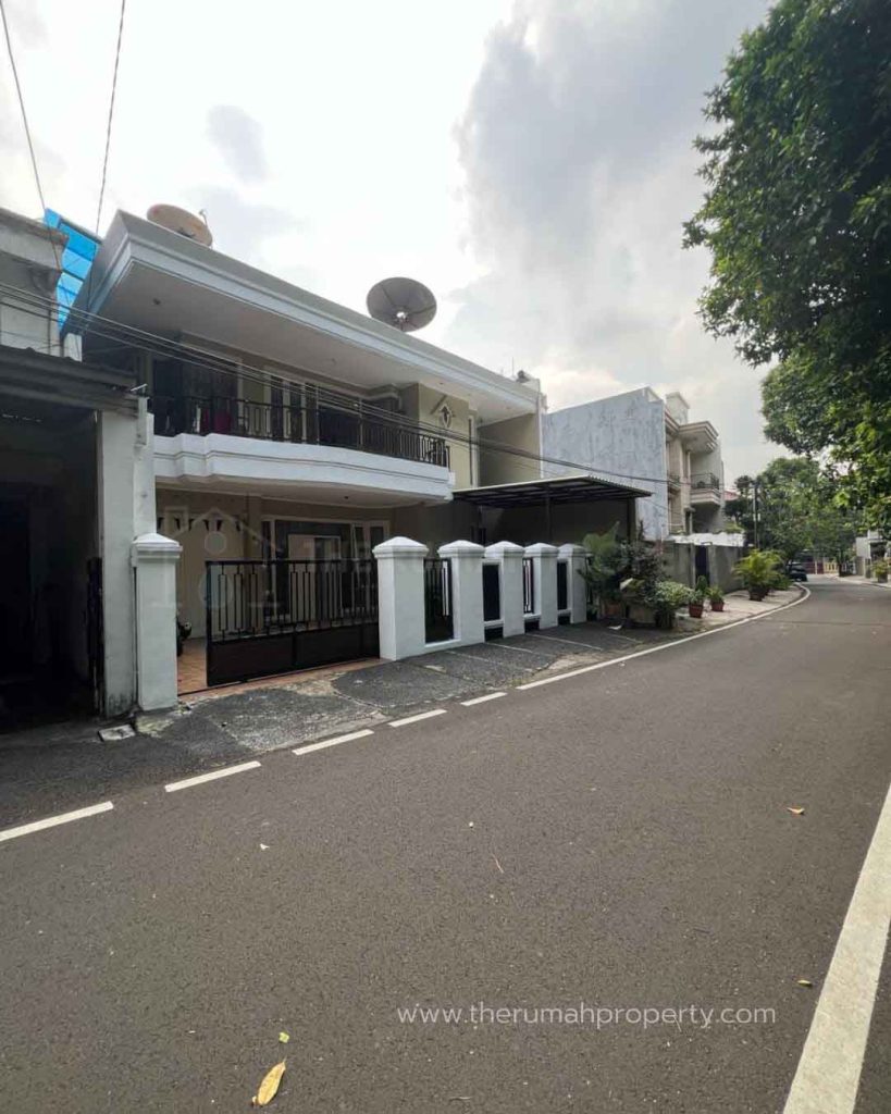 Rumah-Pejompongan-Benhil-Jakpus-Dekat-ke-Kawasan-Perkantoran-Sudirman-1