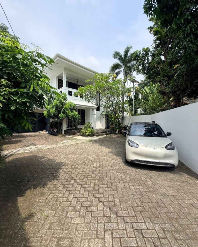 Rumah-Rapi-Terawat-Bangka-Kemang-Dijual-2-Lantai-4-Kamar-Hadap-Utara-1