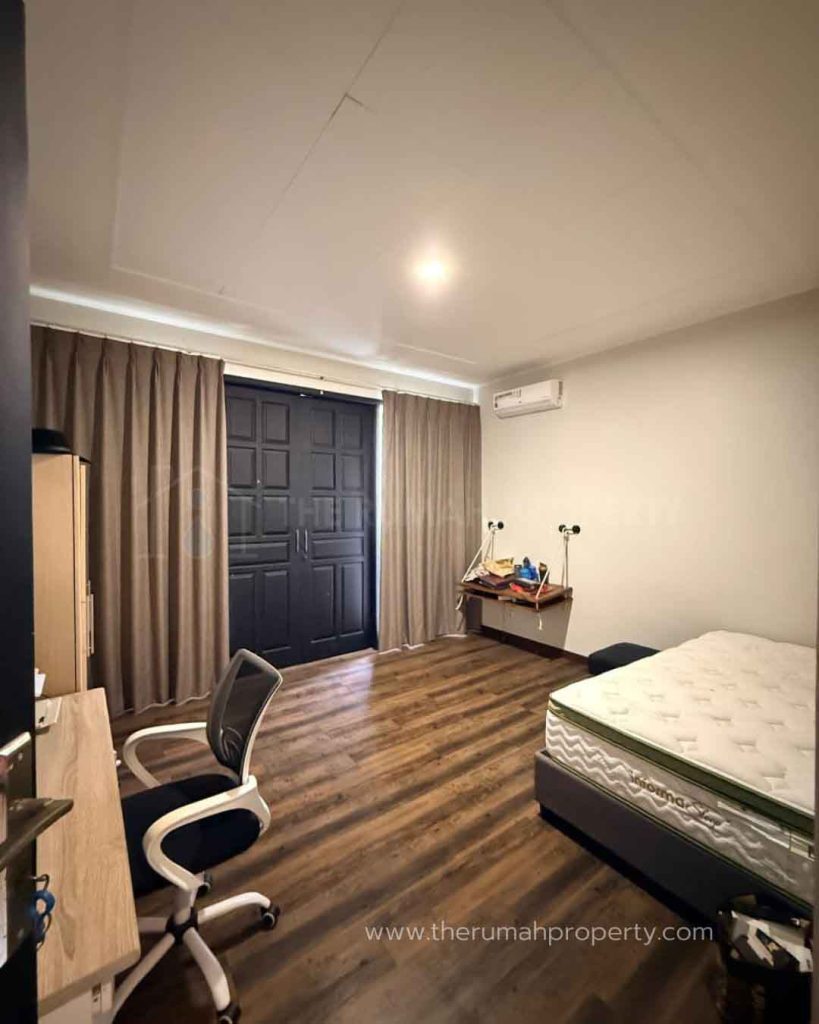 Rumah-Rapi-Terawat-Bangka-Kemang-Dijual-2-Lantai-4-Kamar-Hadap-Utara-11