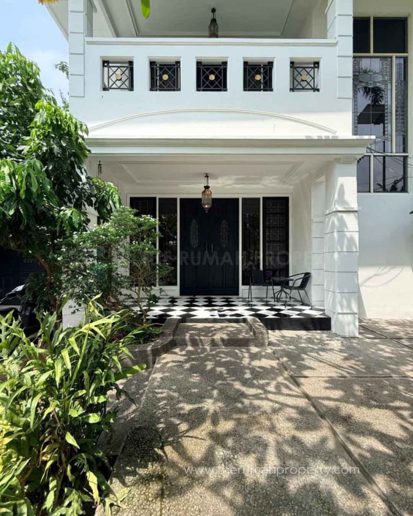 Rumah-Rapi-Terawat-Bangka-Kemang-Dijual-2-Lantai-4-Kamar-Hadap-Utara-2